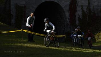 FOTOSTRECKE RADSPORT - DER MTB RACE AM VIADUKT VON JEZERNÍCE 15.10.2016