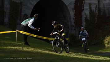 FOTOSTRECKE RADSPORT - DER MTB RACE AM VIADUKT VON JEZERNÍCE 15.10.2016