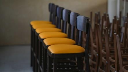 Barové židle z masivu přímo od výrobce, Nico P Bar 6196, barva moření dřeva standard - č. 4, čalounění koženka standard - Bruno 81,  Sádlík Moravský Písek