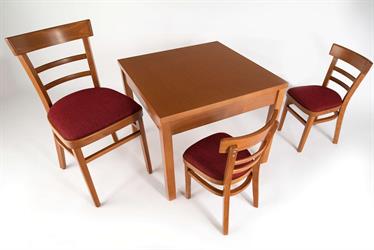 Furnierter Kindertisch Hubert DS, Standard-Beizton Nr. 18, Stühle Marona P und Marona P Kinder, Standard-Beizton Nr. 18, Polsterung Magnus 53, tschechischer Hersteller von Stühlen und Tischen Sádlík