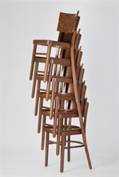 stapelbarer Holzstuhl Polanka, für Kulturhäuser, Beizmuster, Größe S38, vom tschechischen Hersteller Sádlík